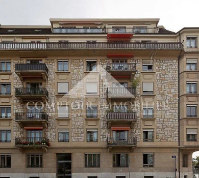 A louer, appartement de 4 pièces au 4ème étage