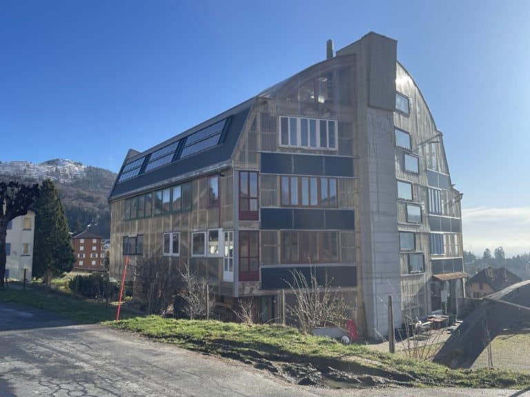 Studio au rez inférieur